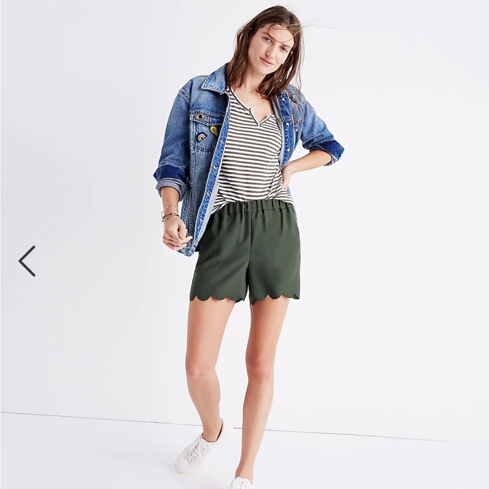 MADEWELL SHORTS, SCALLOP-HEM, SIZE X-SMALL, DRAPEY, PULL-ON, OLIVE GREEN.
